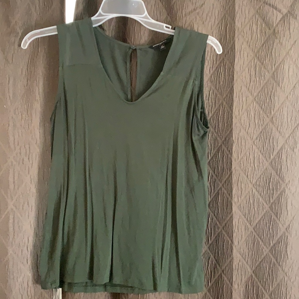 Dark green business sleeveless top